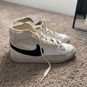 COPY - NIKE BLAZERS